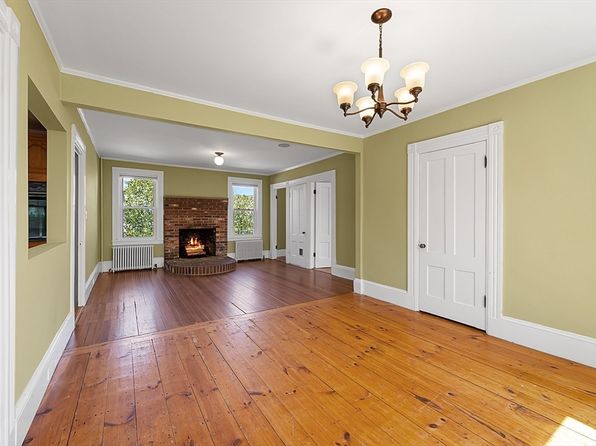 8 Laurel St, Milford, NH 03055