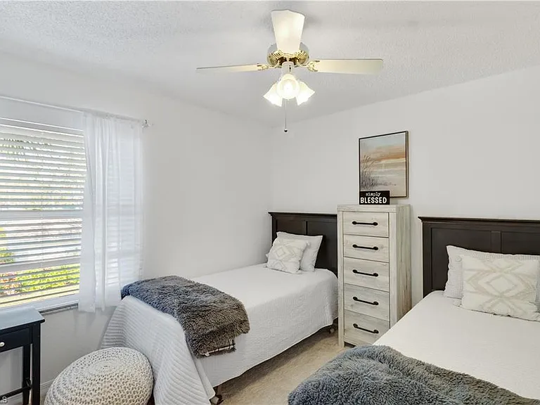1044 Woodshire Ln #B212 — Photo 7