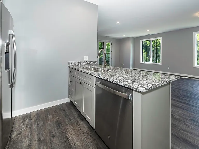 5399 Plymouth Rd — Photo 15