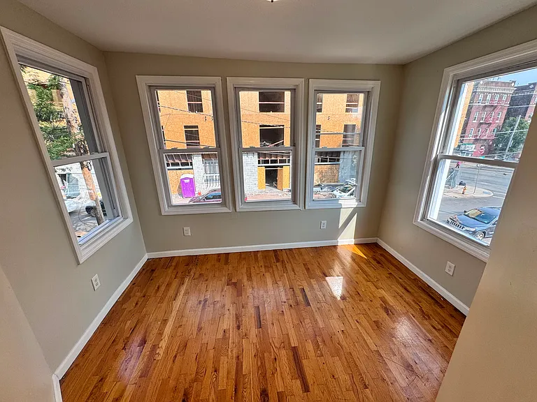7 Chelsea Ave #H2 — Photo 5