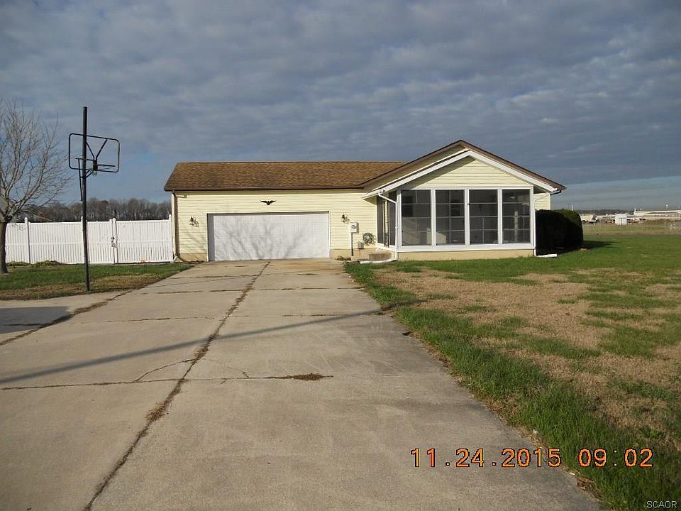 2nd image of 22372 Zoar Rd