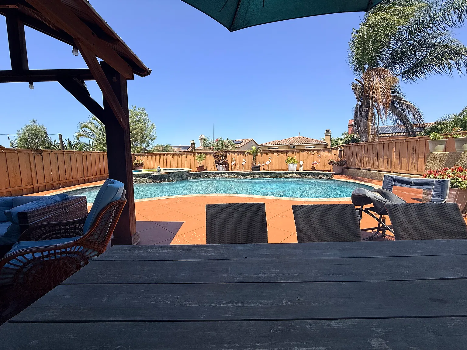 3 bed, 2.5 bath, 2144 sqft, $1,300 — Photo 1