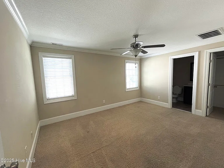 1860 Cambria Dr #B — Photo 13
