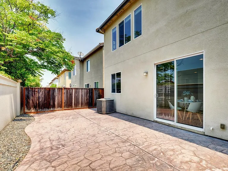 1867 Silk Wood Ln — Photo 7