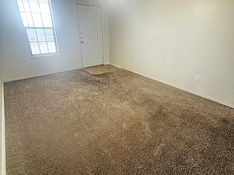 503 Bermuda #C — Photo 6