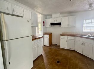 3 Bay Ave, Mc Rae Helena, GA 31055