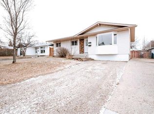 9851 N 80th Ave, Grande Prairie, AB T8V 3S5