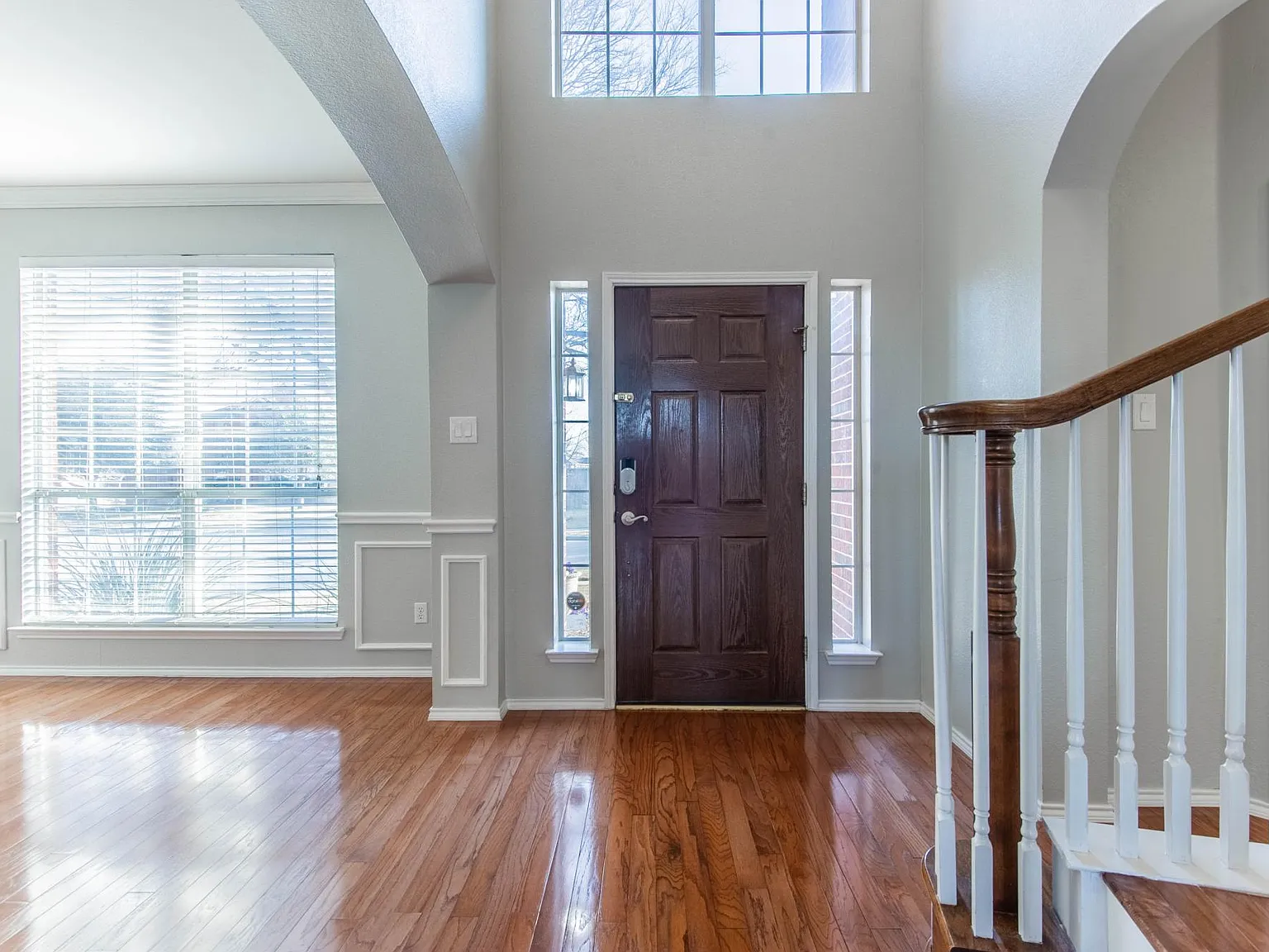 4 bed, 4079 sqft, $3,300 — Photo 3