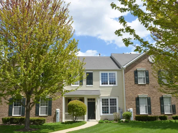 327 S Litchfield Dr, Round Lake, IL 60073