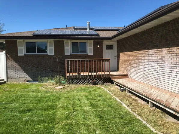 2008 W Western Charm Dr, Riverton, UT 84065