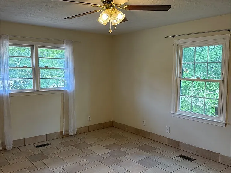 3325 Boone Trl — Photo 8