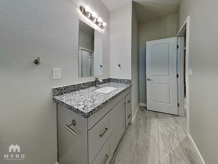 6041 S 8th Pl — Photo 13