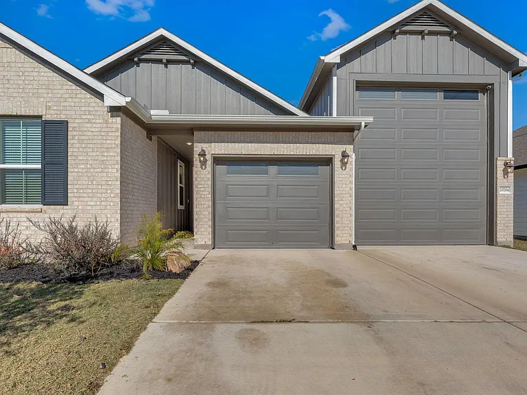 20704 John Gill Dr — Photo 2