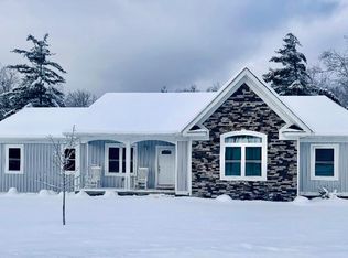 102 Pembroke Ln, Daniels, WV 25832