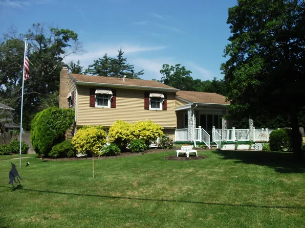 703 Breakers Ave, Absecon, NJ 08201