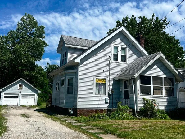 47 S Lake St, Madison, OH 44057