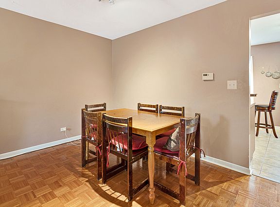 5th image of 340 Skokie Ct