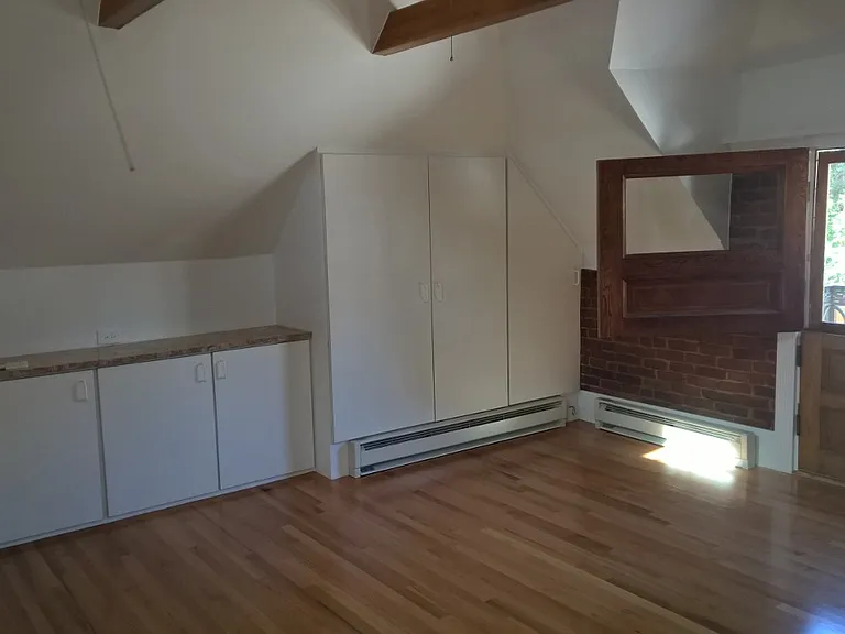 1124 Vine St #C — Photo 3