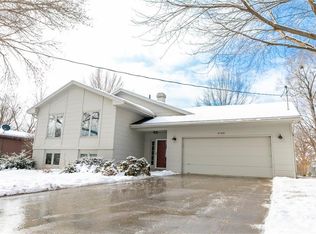 2108 69th St, Windsor Heights, IA 50324