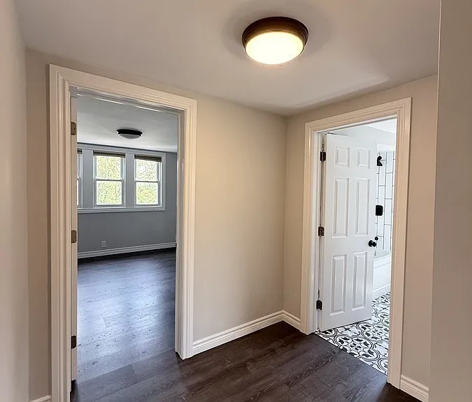 1677 Victoria Ave — Photo 27