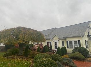 147 Cowesett Ave APT B, West Warwick, RI 02893