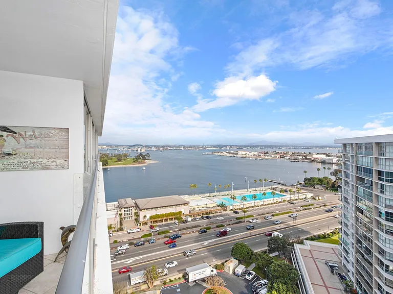 1810 Avenida Del Mundo #1609 — Photo 7