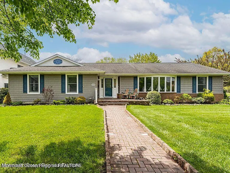 425 Atlantic Ave — Photo 2