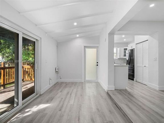 5th image of 1262 SW 15th Ter