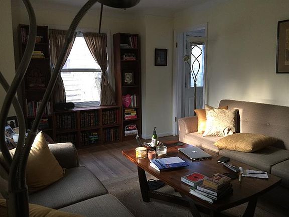 2nd image of 814 Dwight St