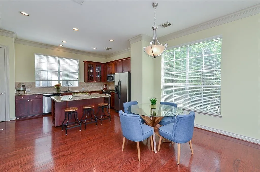 3 bed, 3.5 bath, 1796 sqft, $1,950 — Photo 4