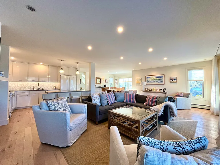 13 Stage Neck Rd #1 — Photo 9