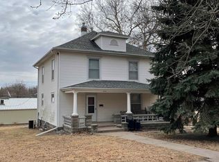 1314 Morton St, Falls City, NE 68355