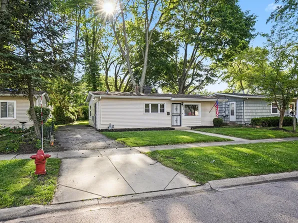 828 Taylor Ave, Aurora, IL 60506
