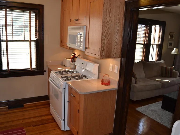 908 Ellison Ave #2 — Photo 16