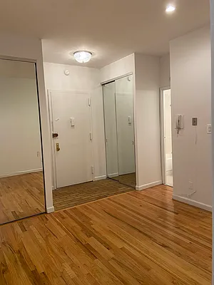 Rented by City Connections Realty | media 2