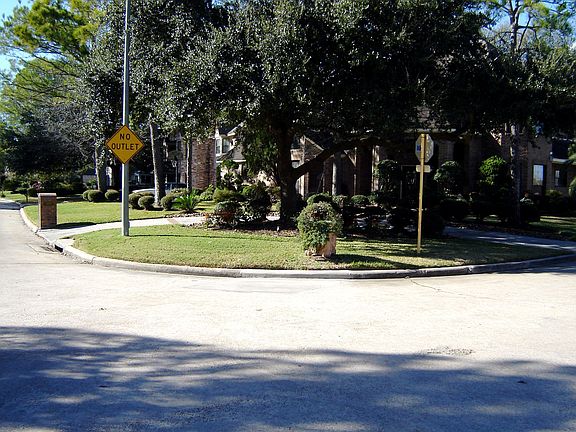 3rd image of 21000 Harvest Hill Ln