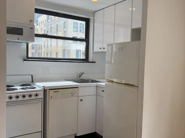 117 West 58th Street image 4 of 10