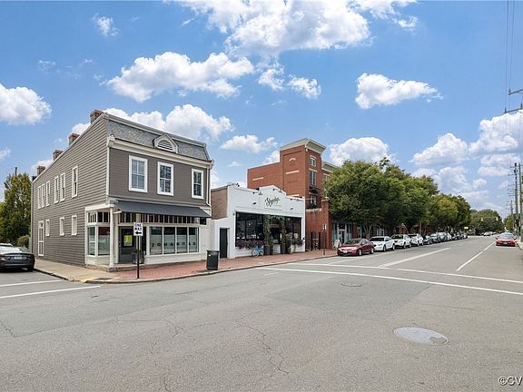 3rd image of 1909 W Cary St Unit A