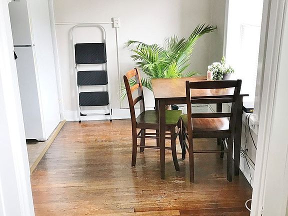 5th image of 1500 W 37th St APT 10