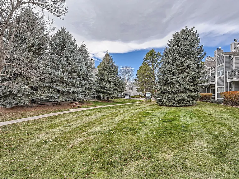 7430 Singing Hills Dr — Photo 27