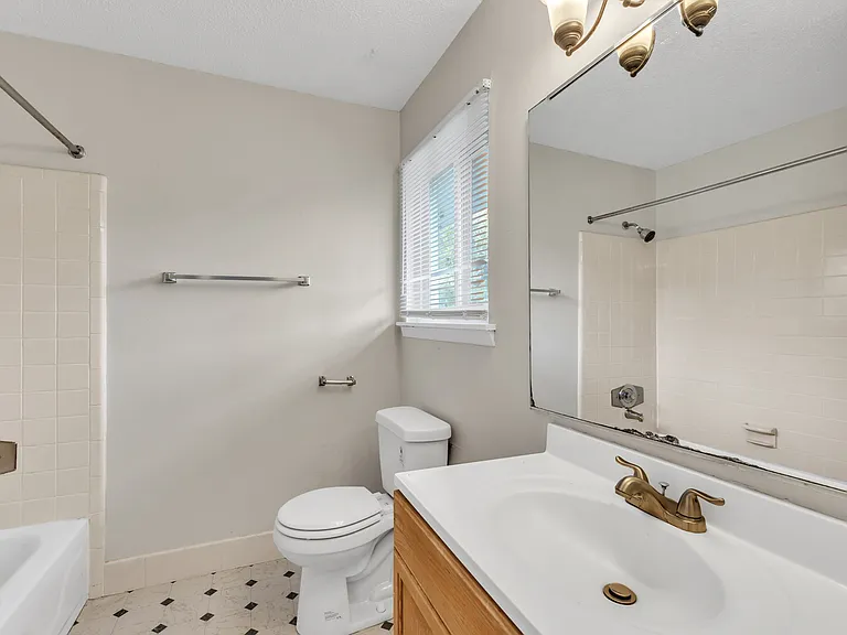 2376 Champion Ct — Photo 22