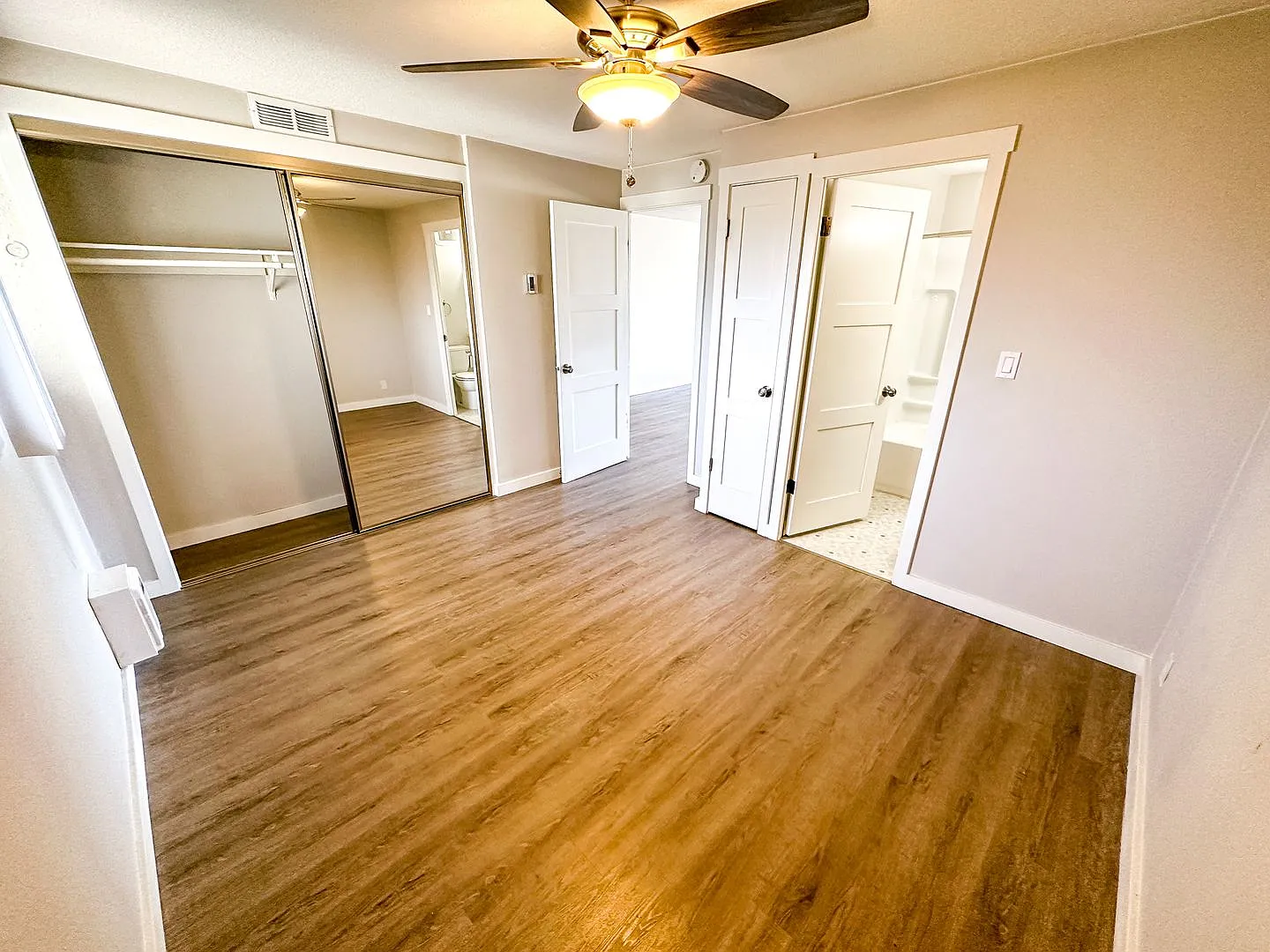 Mercer Vista Apartments — Photo 3