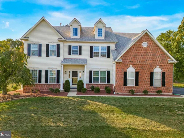 159 Raven Hollow Dr, North Wales, PA 19454