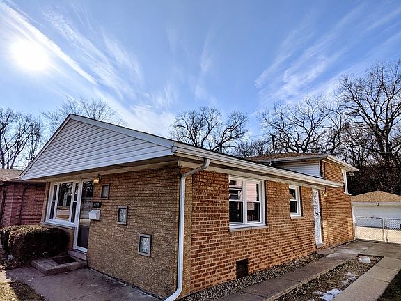 3rd image of 14220 S Saginaw Ave