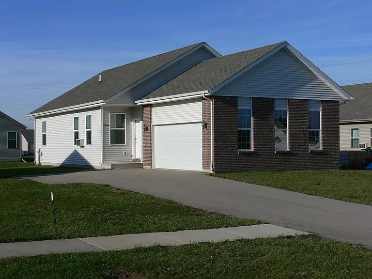2968 Meadowlark Ln — Photo 2