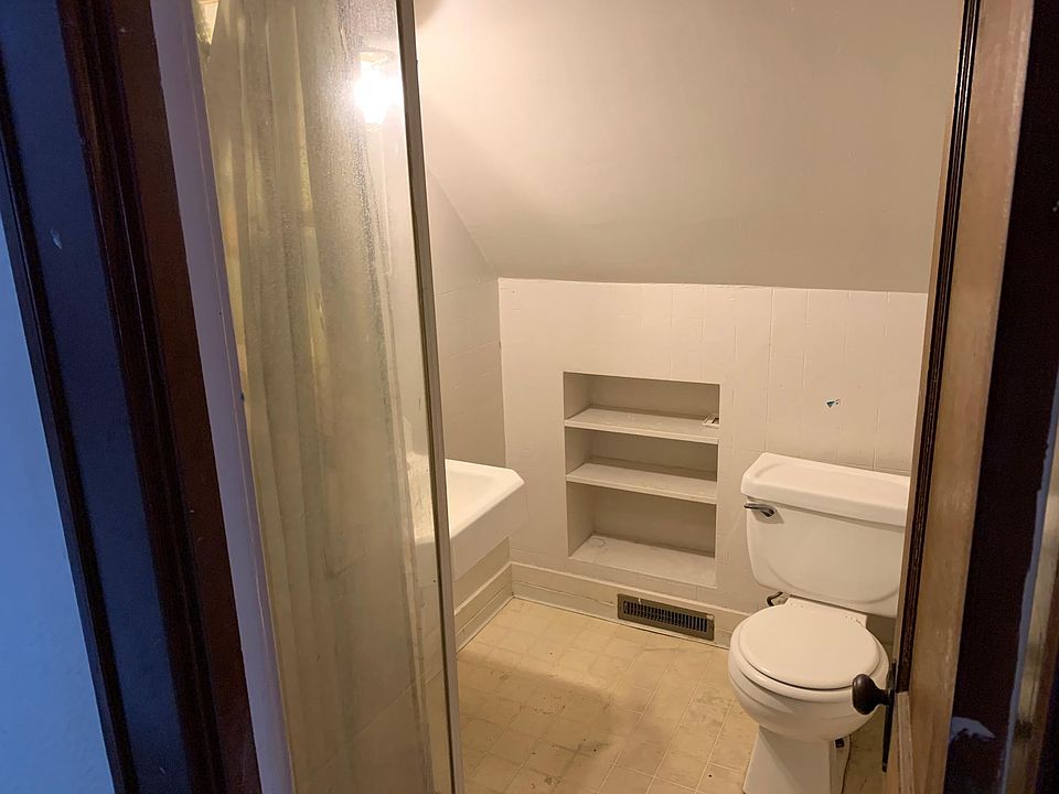 2nd image of 310 S Main St APT 5