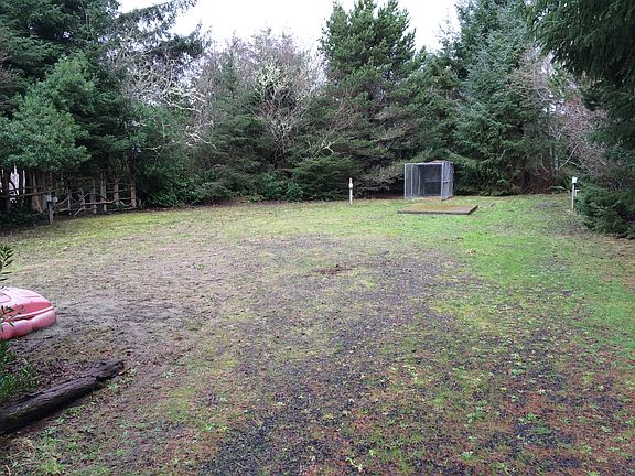 2nd image of 891 Vagabond Ave SW