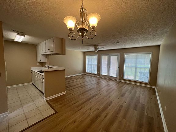 5th image of 151 Woodberry Dr #151