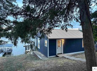 9 Point Plaza Dr, Edwards, MO 65326