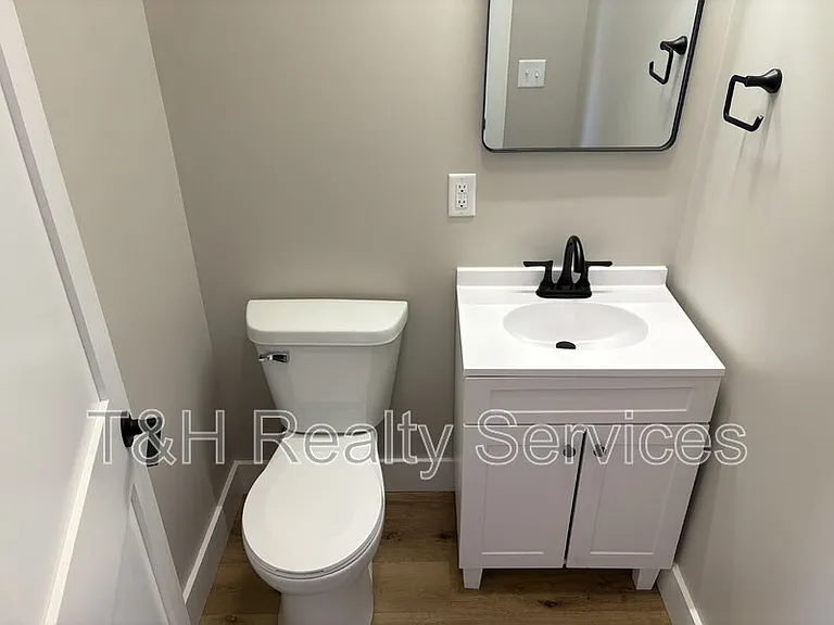 529 N Highland Ave — Photo 20